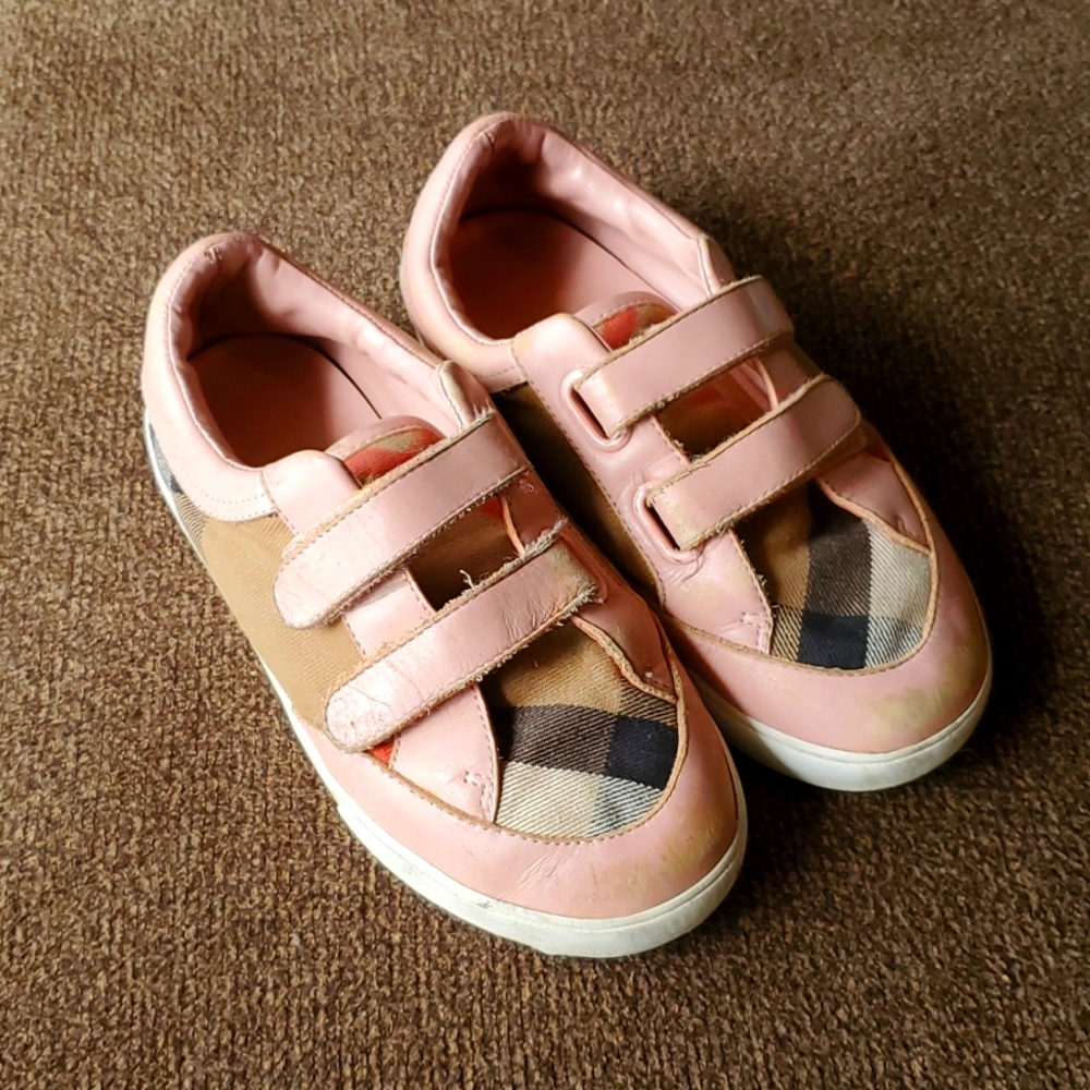 Girl's Burberry Sneakers - Size 32 (Size 1 - US)